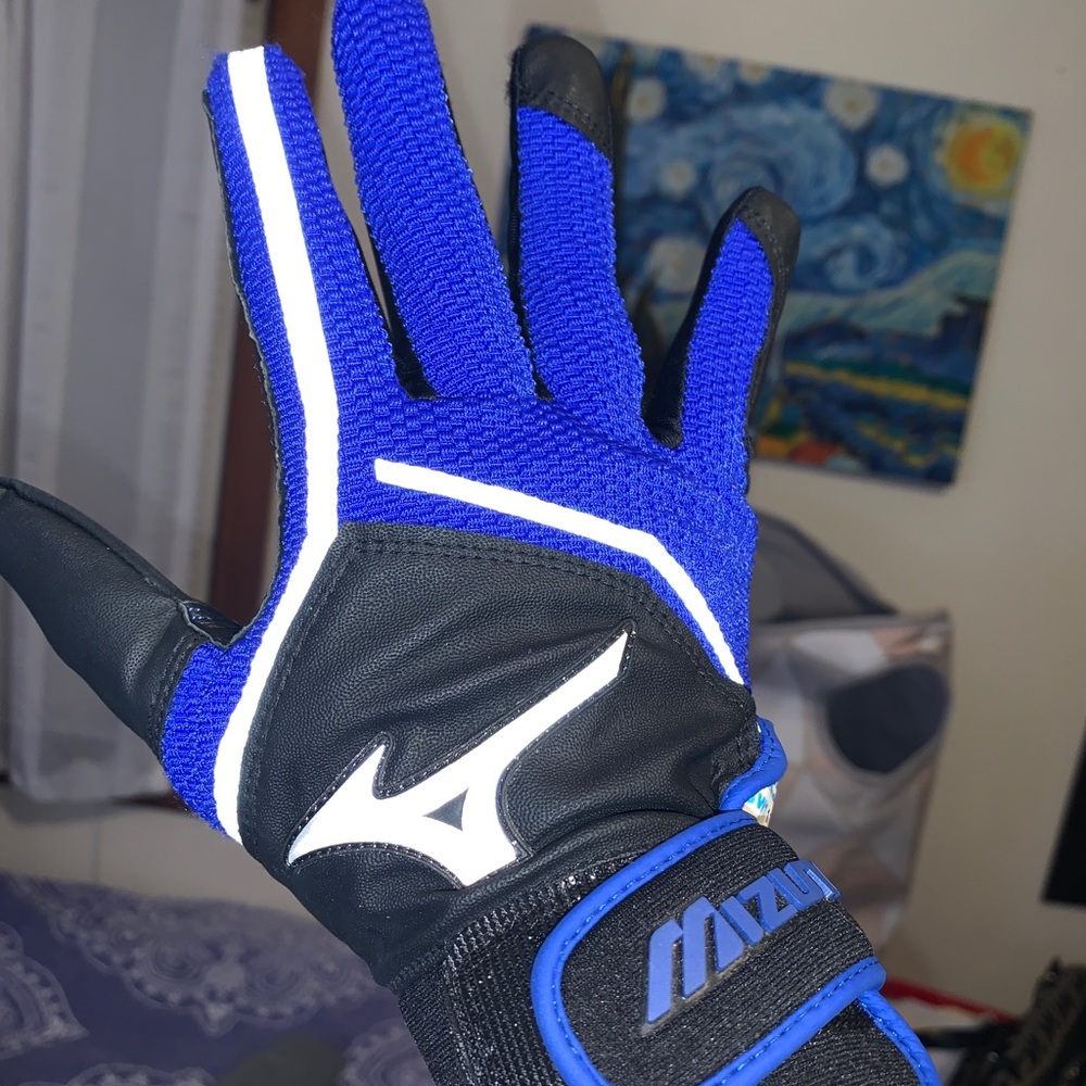 Women's Mizuna softball gloves Sz Lg new